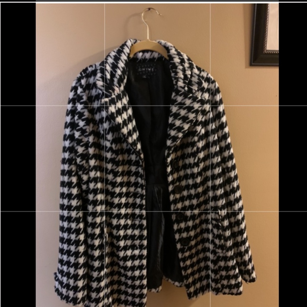 Houndstooth over coat, lightweight, gently worn.